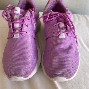 NIKE SNEAKERS, 6.0, Gently used, soft mesh